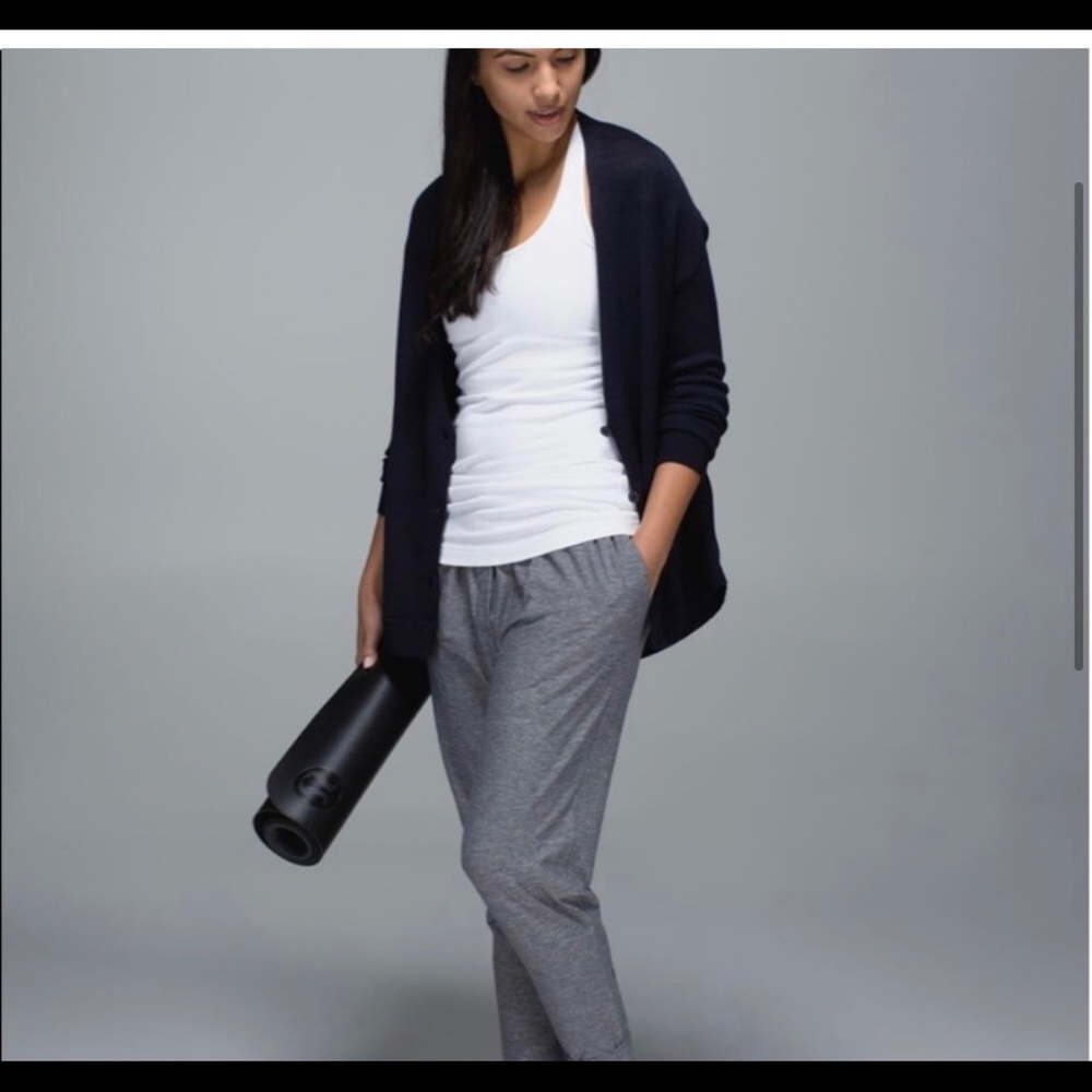 Lululemon cardi in the front cardigan navy button sz 6